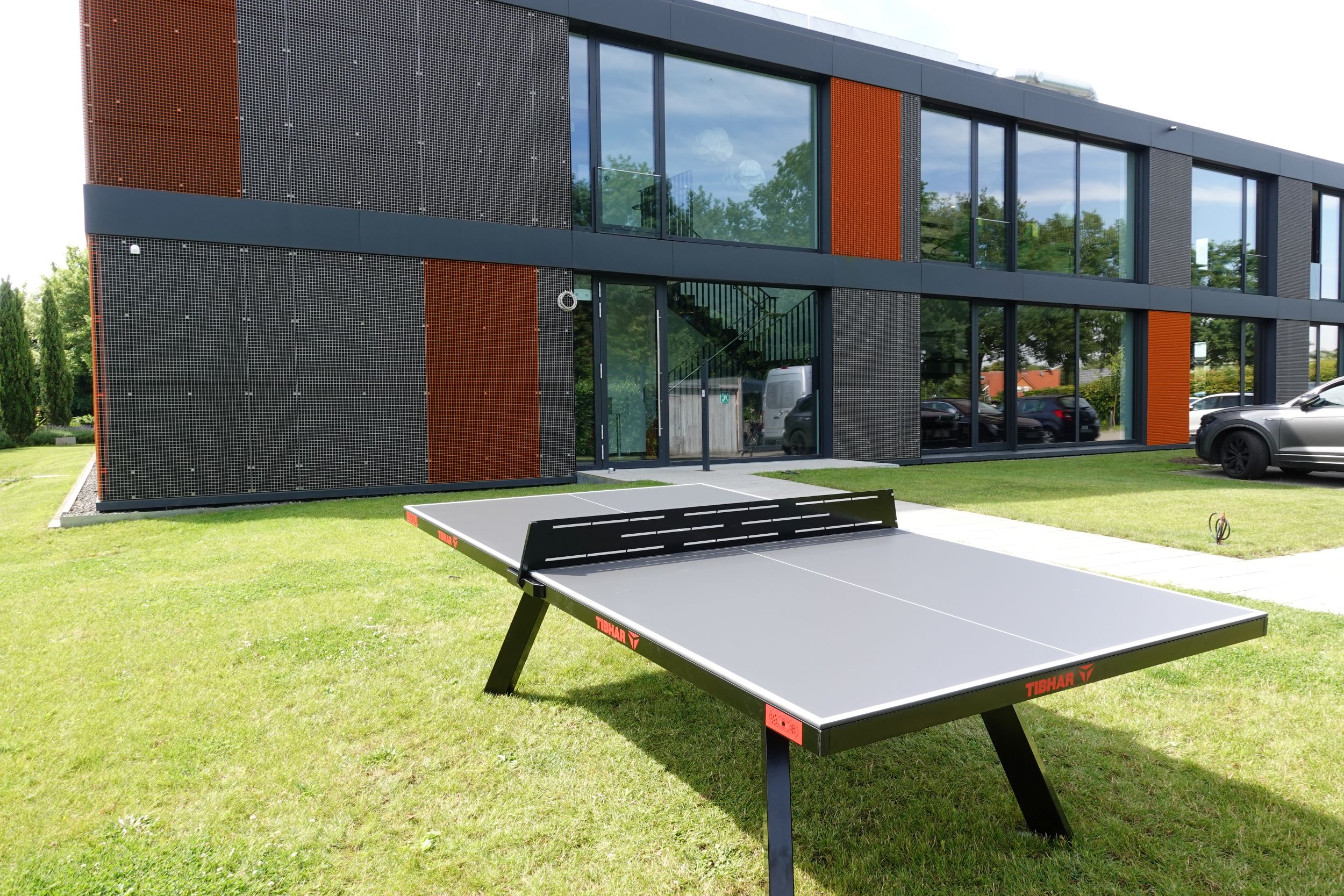 Tischtennisplatte im Pausenbereich von bps software